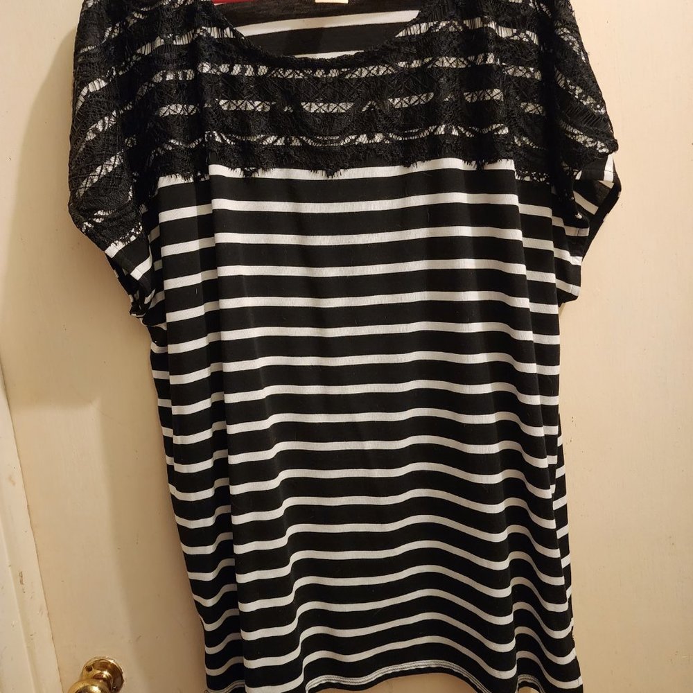 Faded Glory Black & White striped tunic embellished with lace